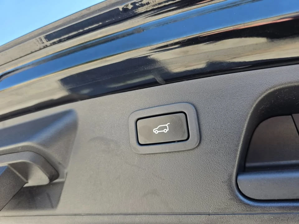 2018 Jaguar E-Pace - Image 14 of 20
