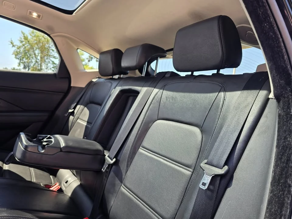 2018 Jaguar E-Pace - Image 19 of 20