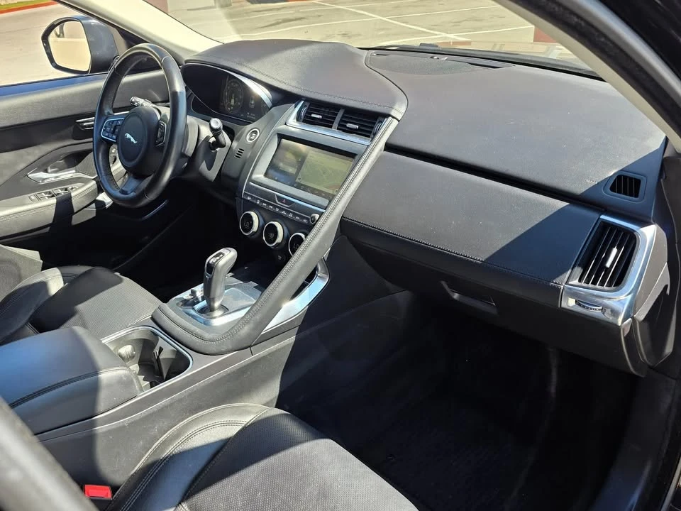 2018 Jaguar E-Pace - Image 8 of 20