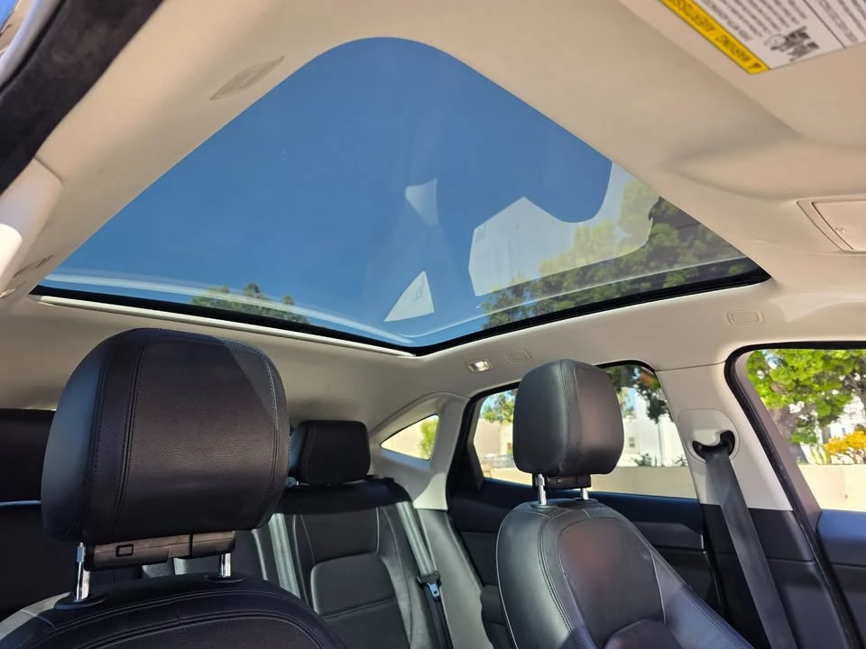 2018 Jaguar E-Pace - Image 11 of 20
