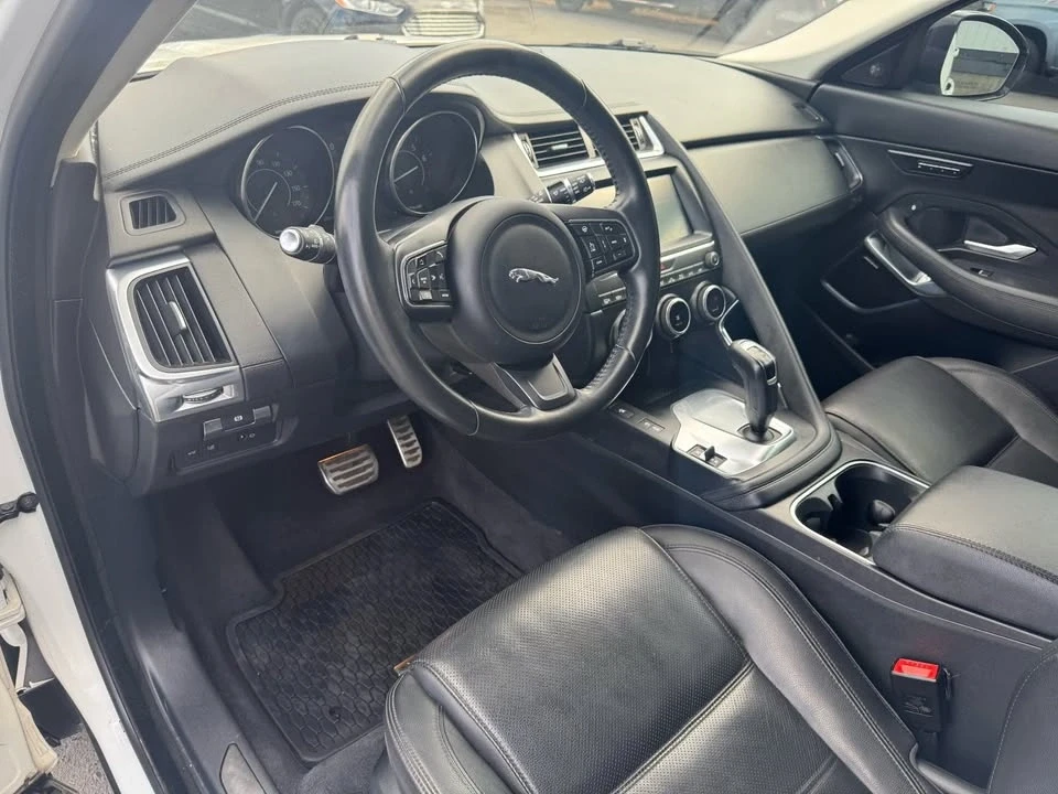 2018 Jaguar E-Pace - Image 11 of 20