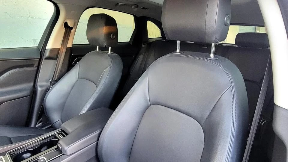 2018 Jaguar F-Pace - Image 17 of 20