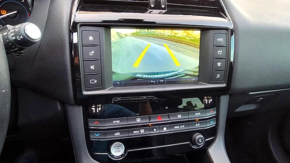 2018 Jaguar F-Pace - Image 19 of 20