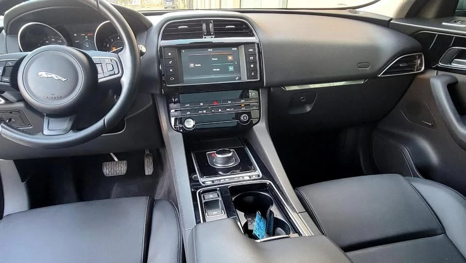 2018 Jaguar F-Pace - Image 15 of 20
