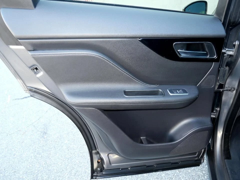 2018 Jaguar F-Pace - Image 16 of 20