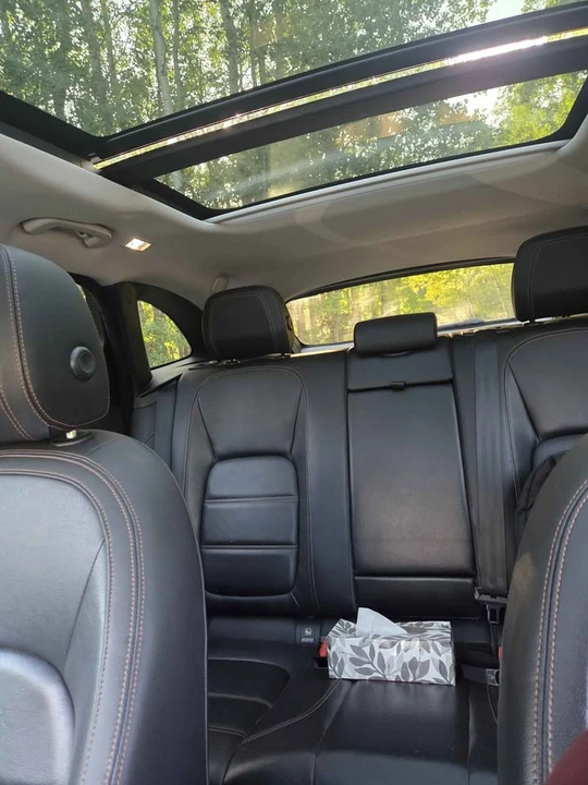 2018 Jaguar F-Pace - Image 5 of 17
