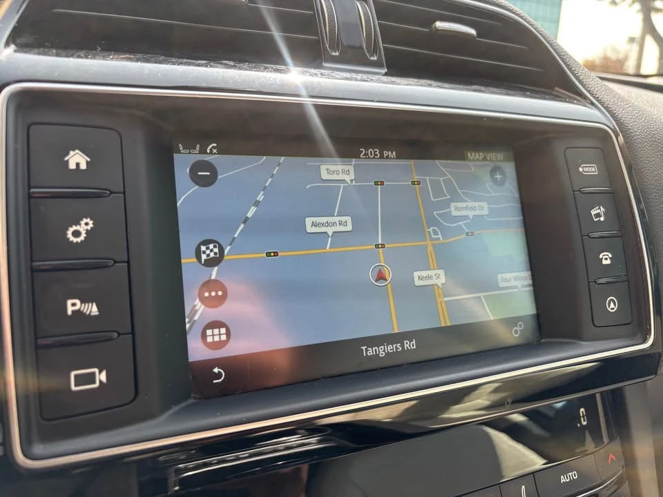 2018 Jaguar F-Pace - Image 15 of 16