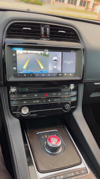 2018 Jaguar F-Pace - Image 2 of 9