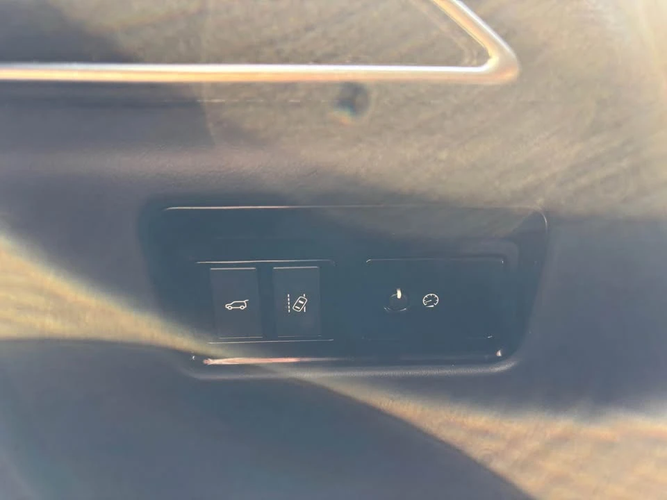 2018 Jaguar F-Pace - Image 11 of 16