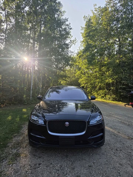 2018 Jaguar F-Pace - Image 2 of 17