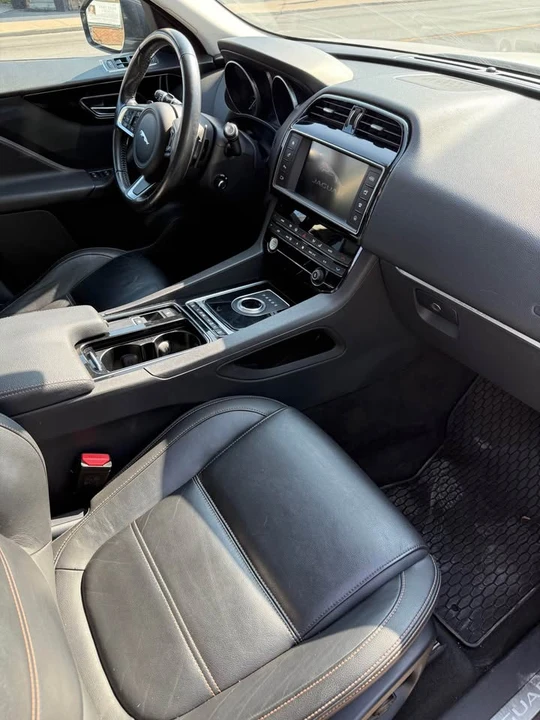 2018 Jaguar F-Pace - Image 8 of 9