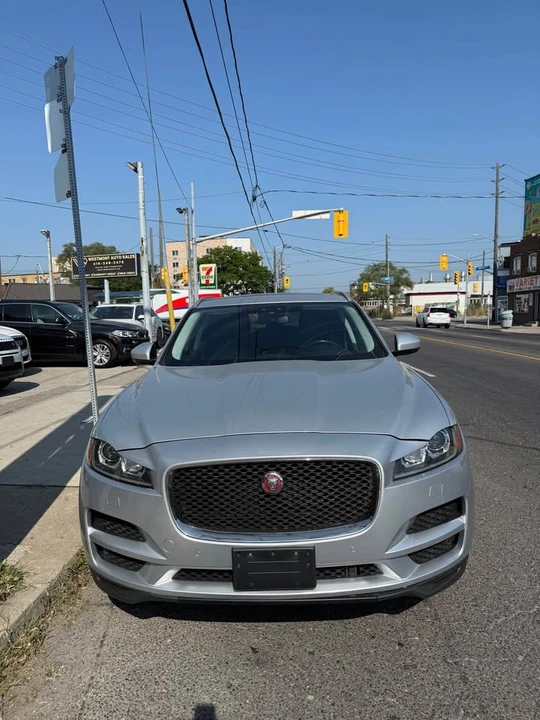 2018 Jaguar F-Pace - Image 2 of 9