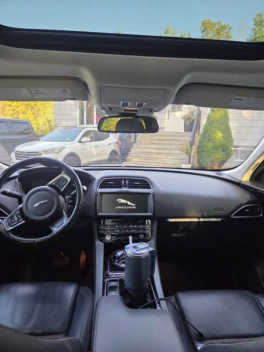 2018 Jaguar F-Pace - Image 6 of 17