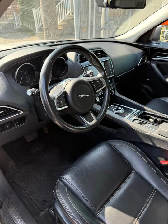 2018 Jaguar F-Pace - Image 7 of 9