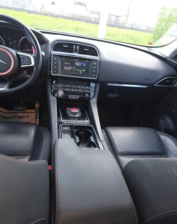 2018 Jaguar F-Pace - Image 12 of 18