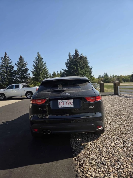 2018 Jaguar F-Pace - Image 13 of 17