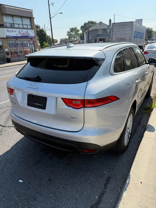 2018 Jaguar F-Pace - Image 6 of 9