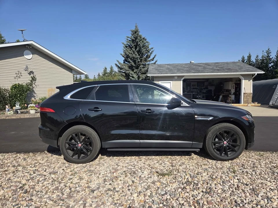 2018 Jaguar F-Pace - Image 16 of 17