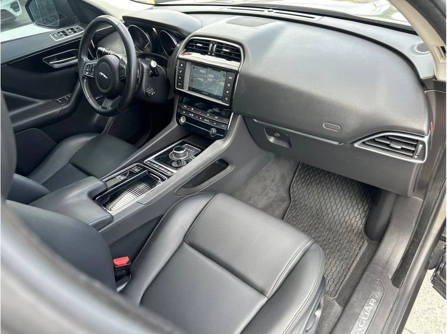 2018 Jaguar F-Pace - Image 18 of 20