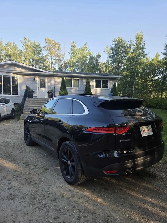 2018 Jaguar F-Pace - Image 4 of 17