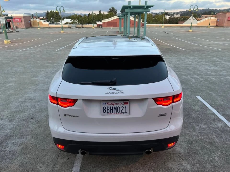 2018 Jaguar F-Pace - Image 11 of 19
