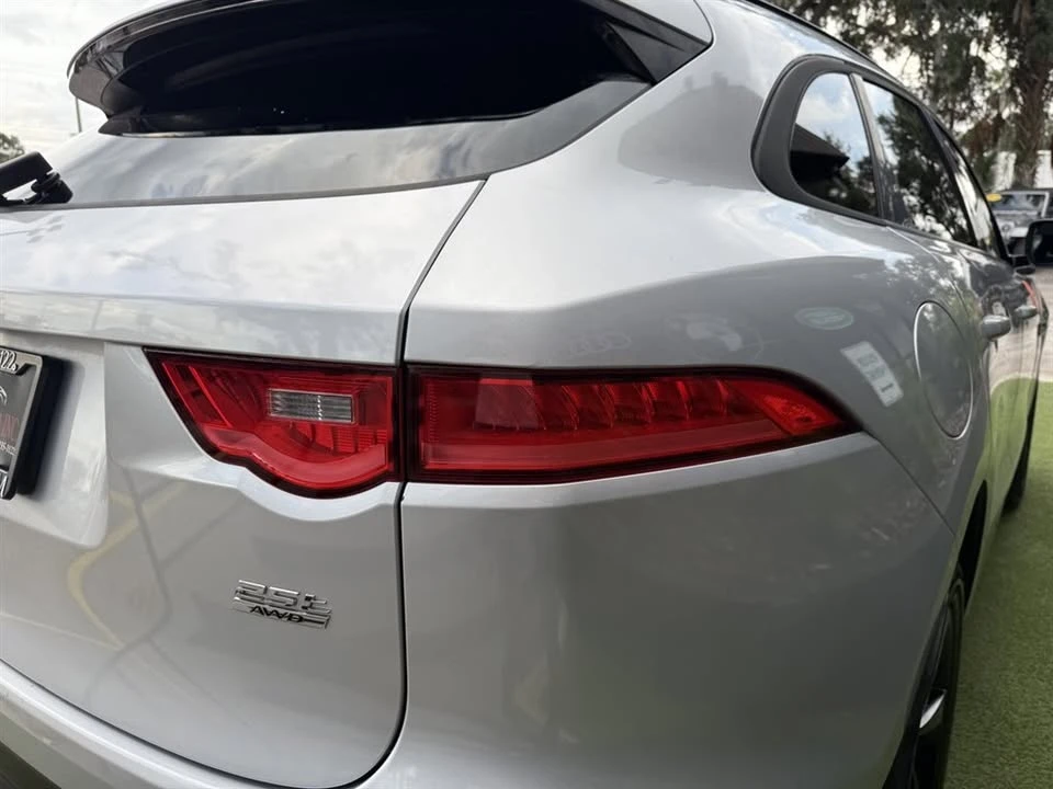 2018 Jaguar F-Pace - Image 12 of 20