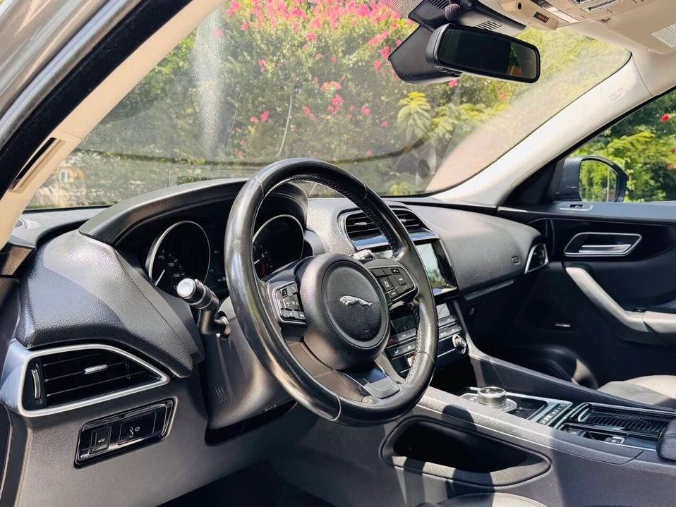 2018 Jaguar F-Pace - Image 7 of 7