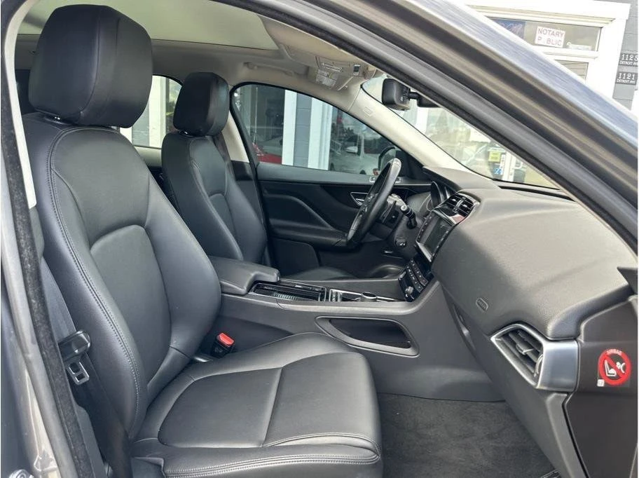 2018 Jaguar F-Pace - Image 19 of 20