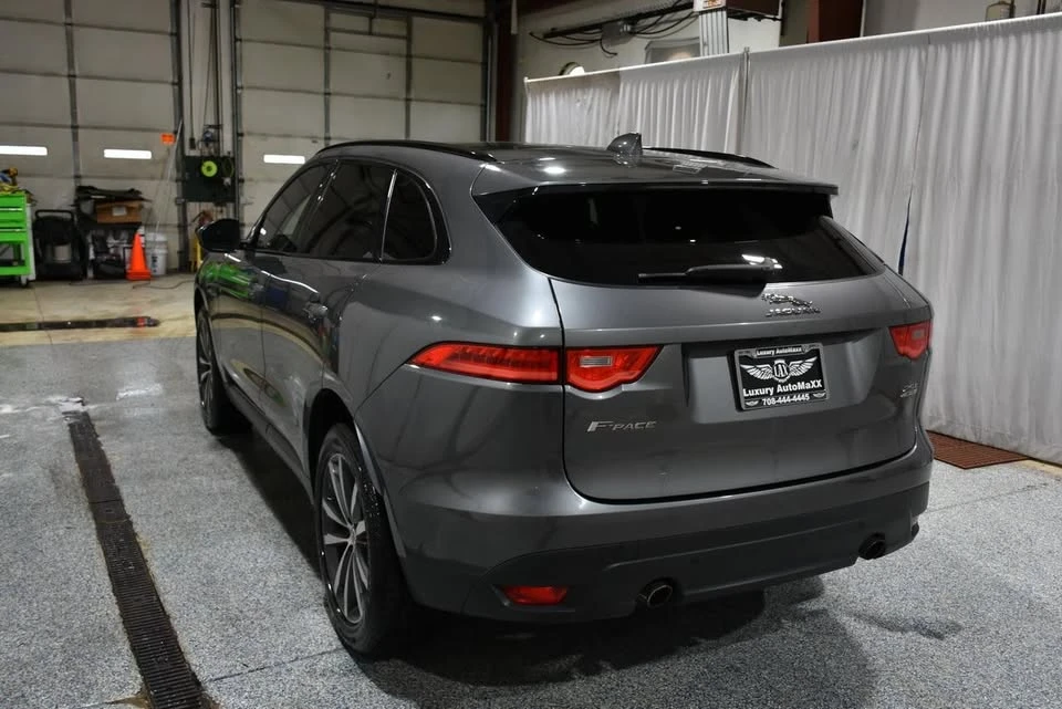 2018 Jaguar F-Pace - Image 4 of 19