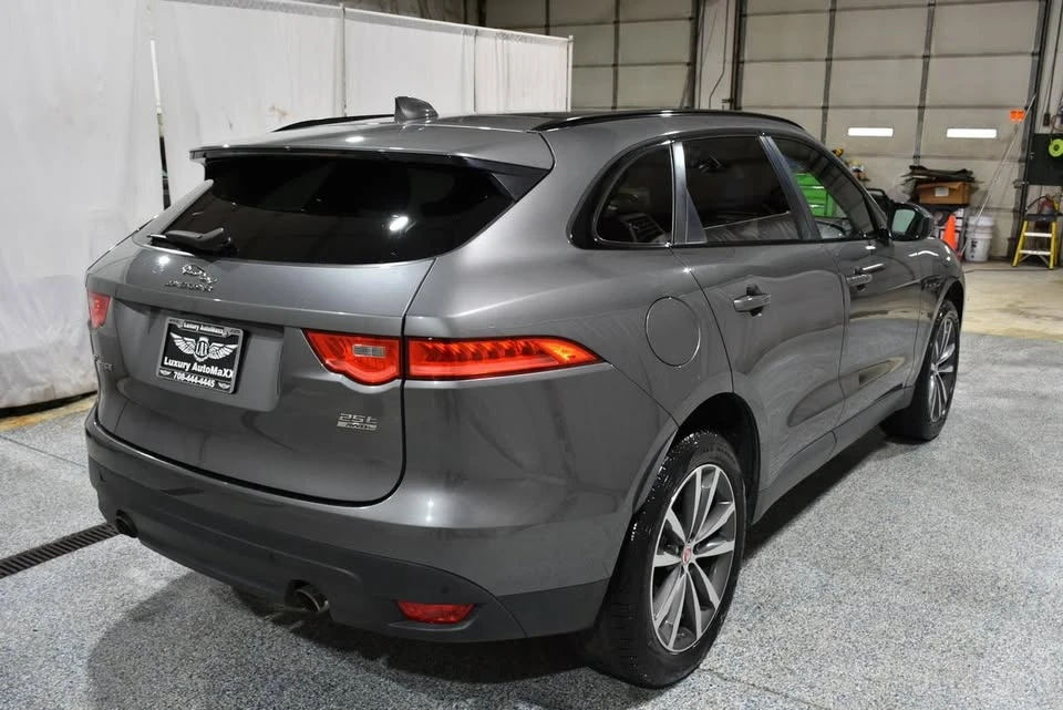 2018 Jaguar F-Pace - Image 5 of 19