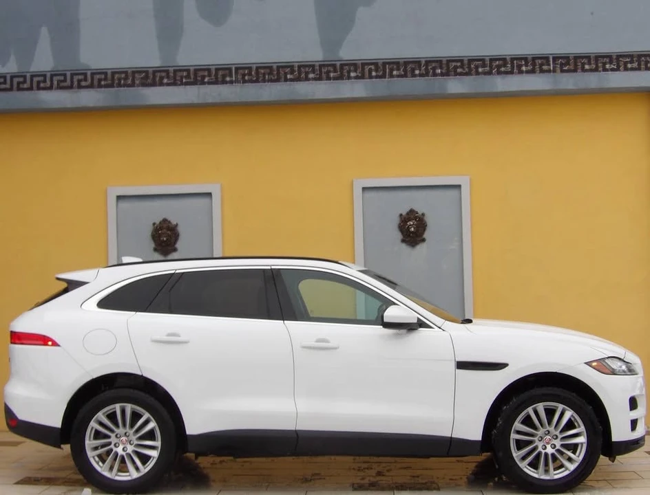 2018 Jaguar F-Pace - Image 8 of 18