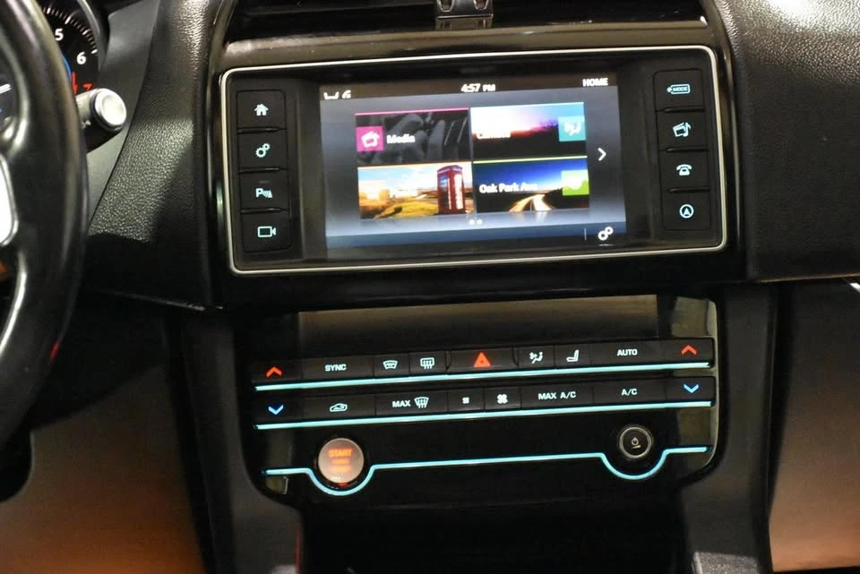 2018 Jaguar F-Pace - Image 15 of 19