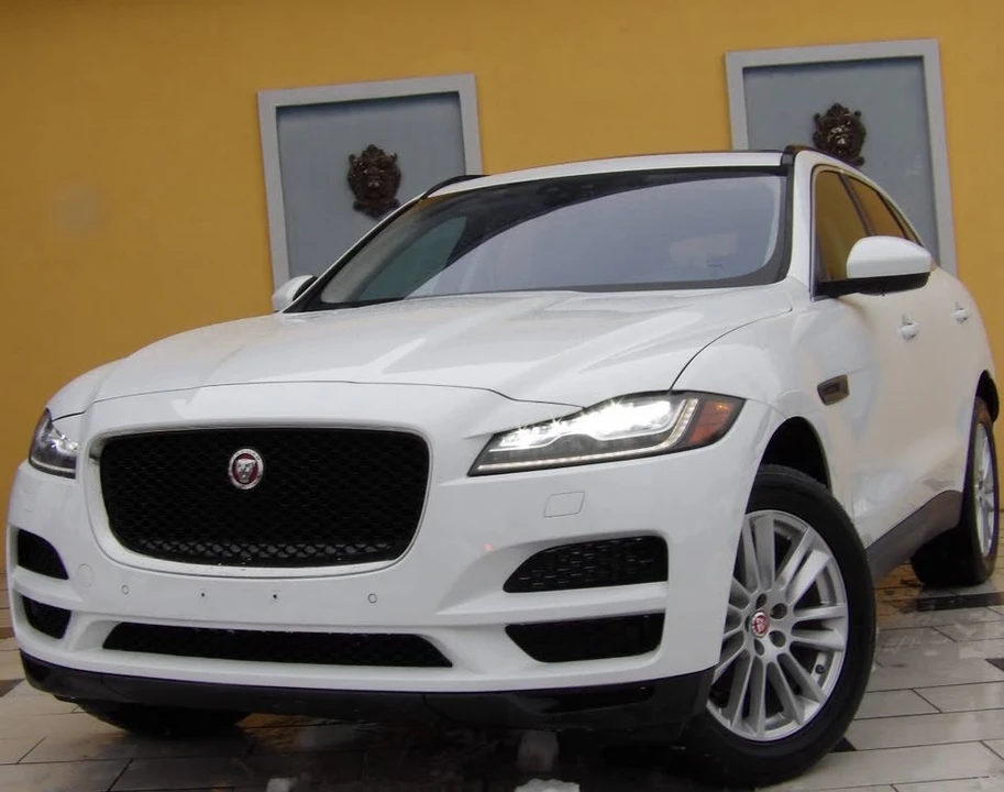 2018 Jaguar F-Pace - Image 2 of 18