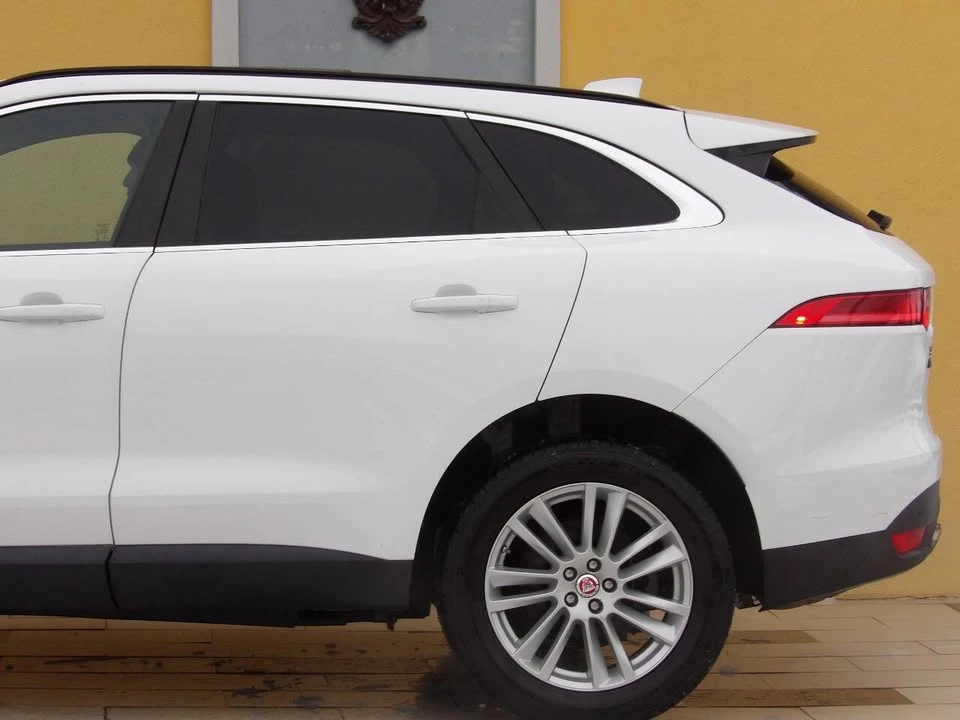 2018 Jaguar F-Pace - Image 14 of 18