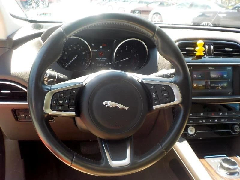2018 Jaguar F-Pace - Image 10 of 17