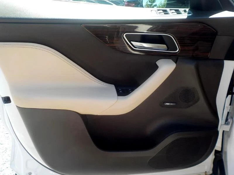 2018 Jaguar F-Pace - Image 8 of 17