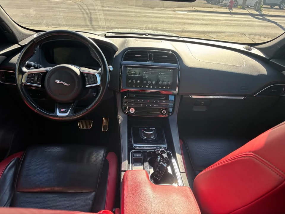 2018 Jaguar F-Pace - Image 11 of 13