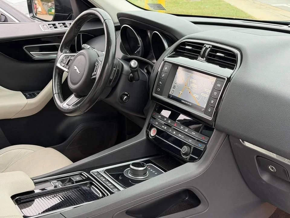 2018 Jaguar F-Pace - Image 18 of 20