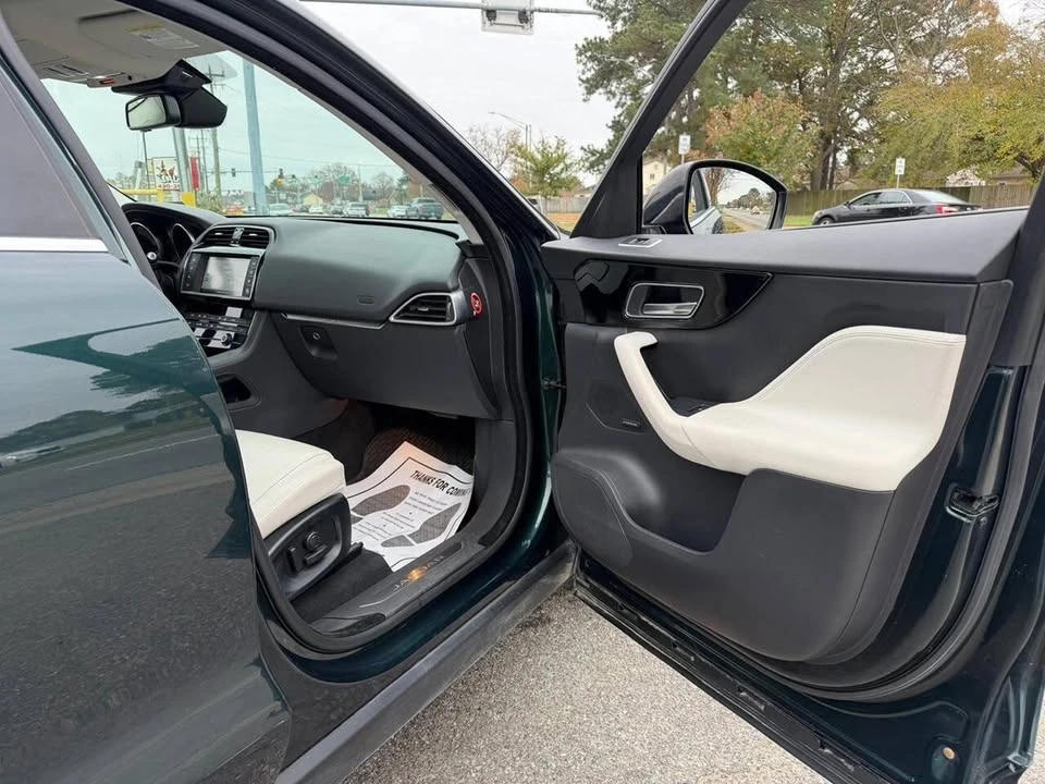 2018 Jaguar F-Pace - Image 14 of 20