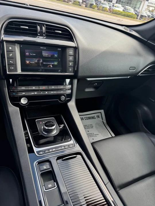 2018 Jaguar F-Pace - Image 7 of 10