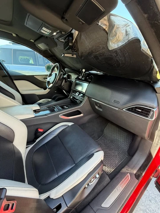 2018 Jaguar F-Pace - Image 7 of 10