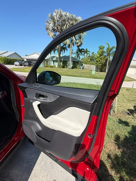 2018 Jaguar F-Pace - Image 8 of 10