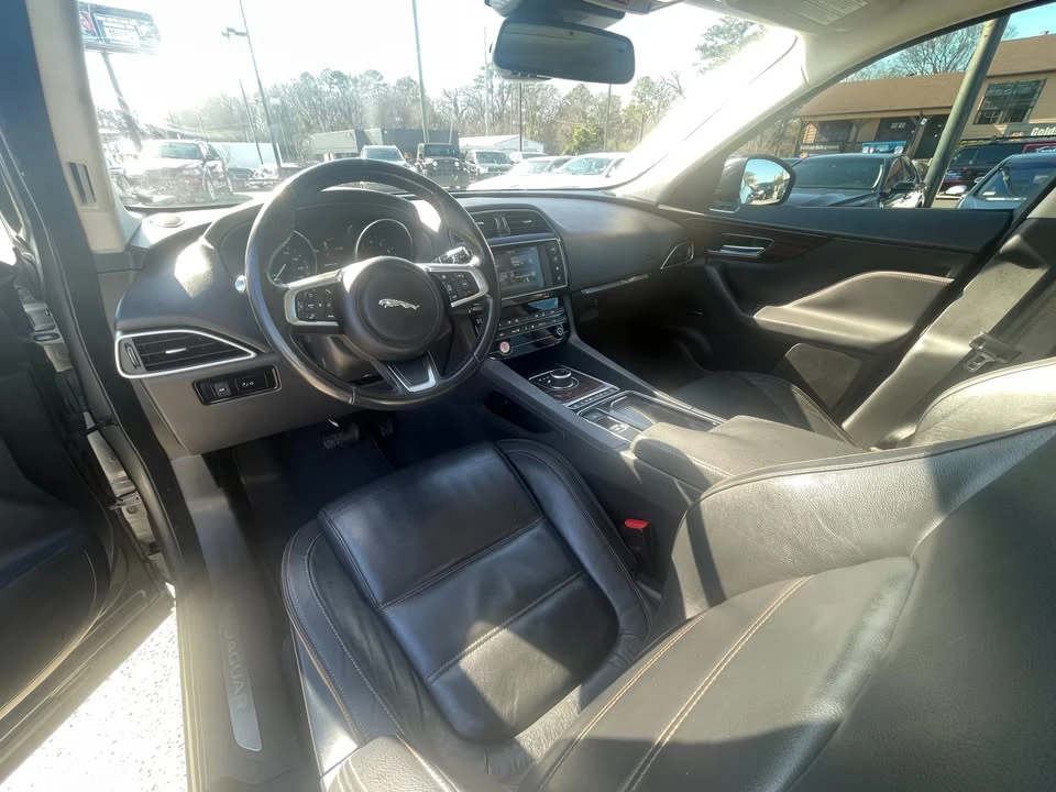 2018 Jaguar F-Pace - Image 5 of 6