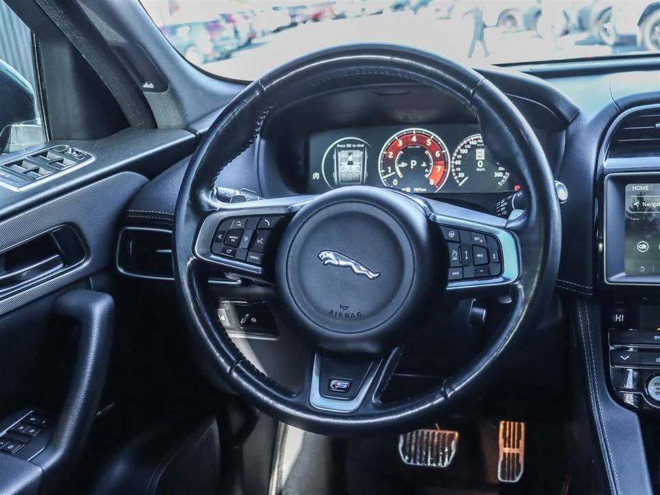 2018 Jaguar F-Pace - Image 11 of 20