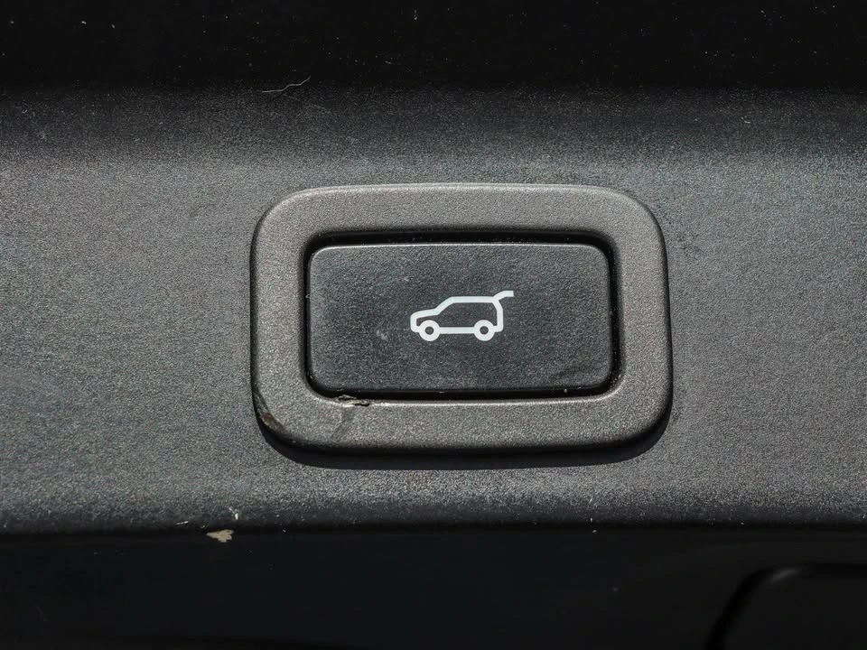 2018 Jaguar F-Pace - Image 19 of 20