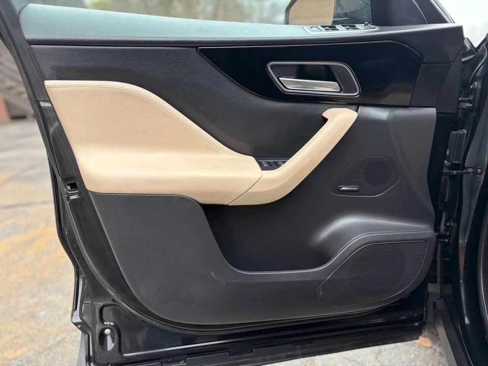 2018 Jaguar F-Pace - Image 11 of 20