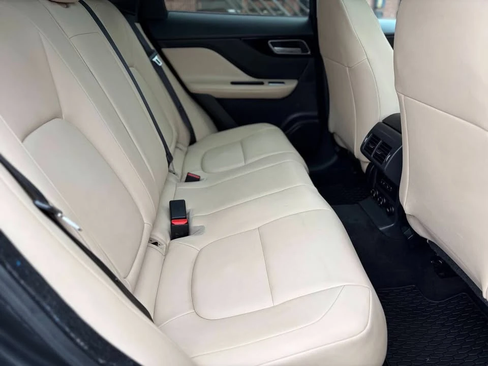 2018 Jaguar F-Pace - Image 16 of 20