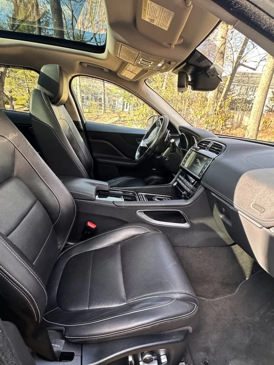 2018 Jaguar F-Pace - Image 8 of 10