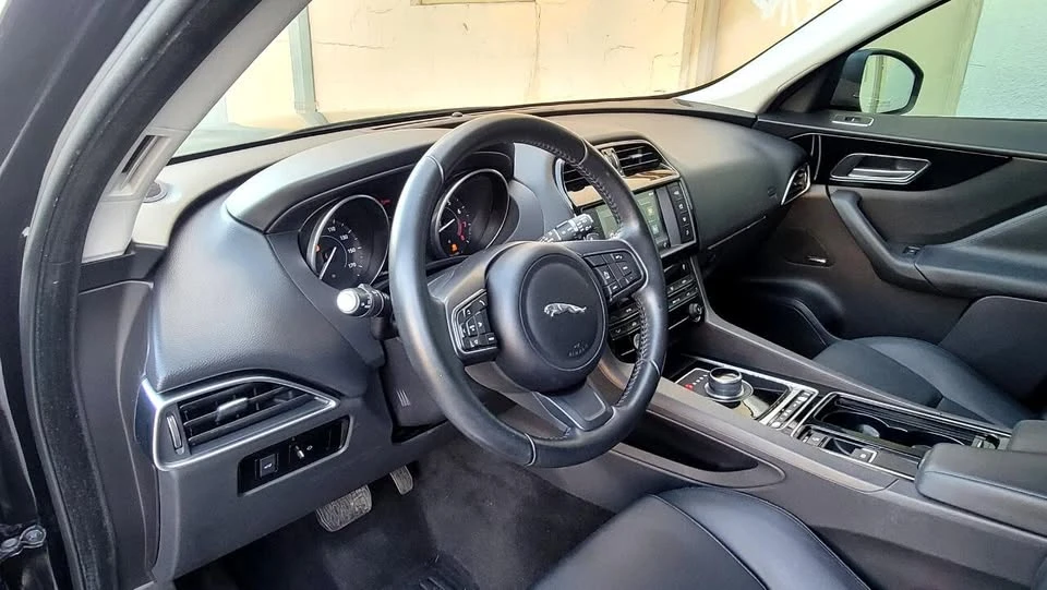 2018 Jaguar F-Pace - Image 12 of 18