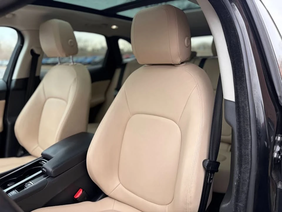 2018 Jaguar F-Pace - Image 13 of 20